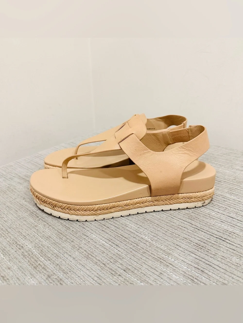 Vince Flint Leather Espadrille Flatform Thong Sandals Beige Cappuccino Size 9 M